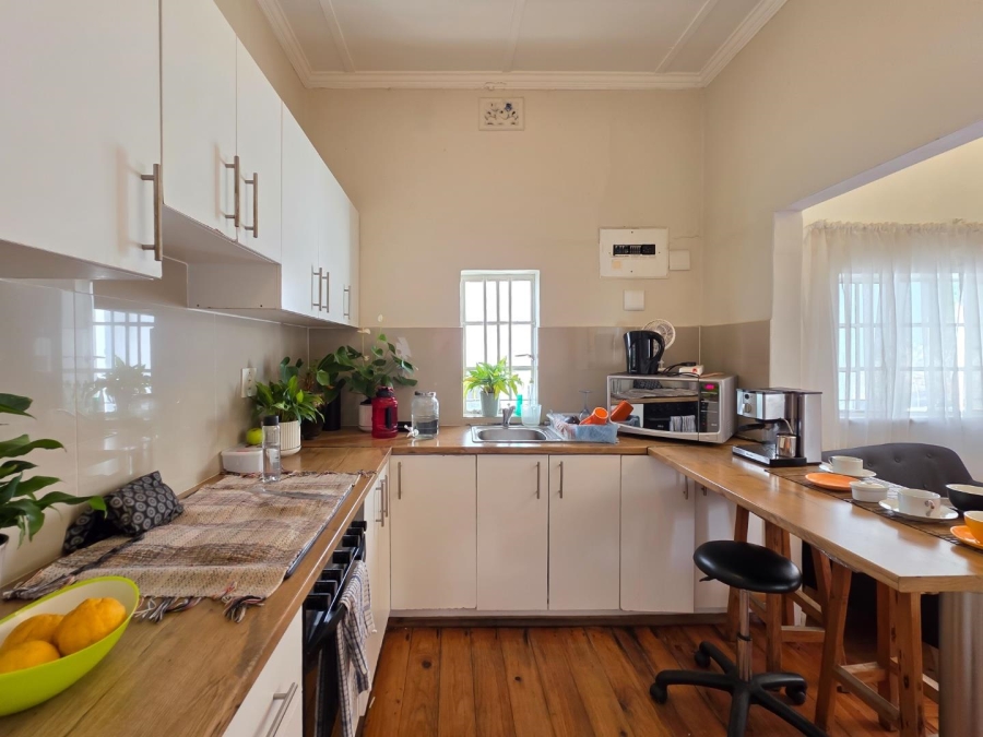2 Bedroom Property for Sale in Sea Point Western Cape